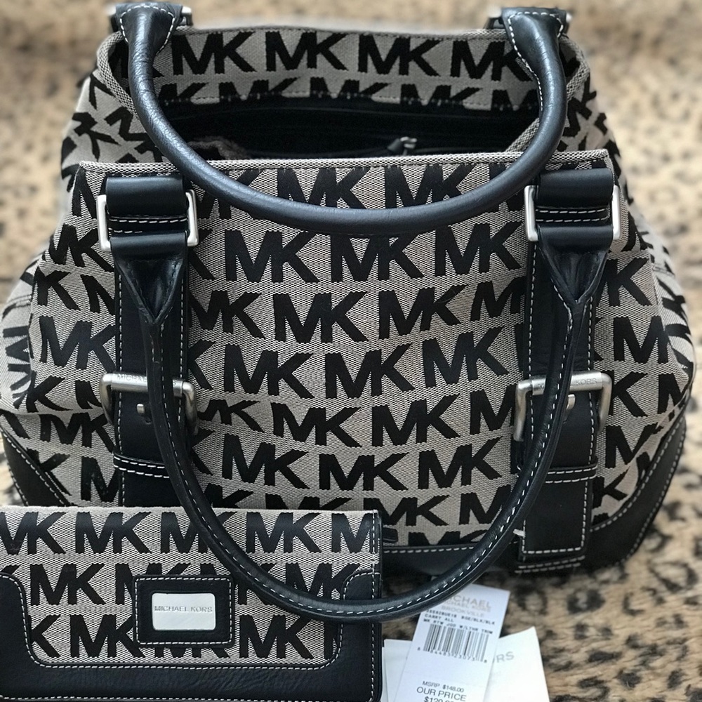 Michael Kors Tote w/ matching wallet.  PRICE FIRM